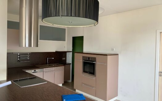 Référence 483 – Appartement T6/T7