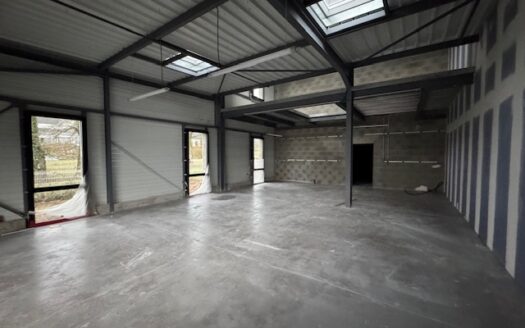 Référence 2476 – Bâtiment artisanal