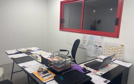 Référence 2477- Bâtiment Artisanal