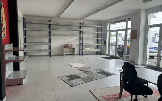 Référence 2486 – Bâtiment commercial